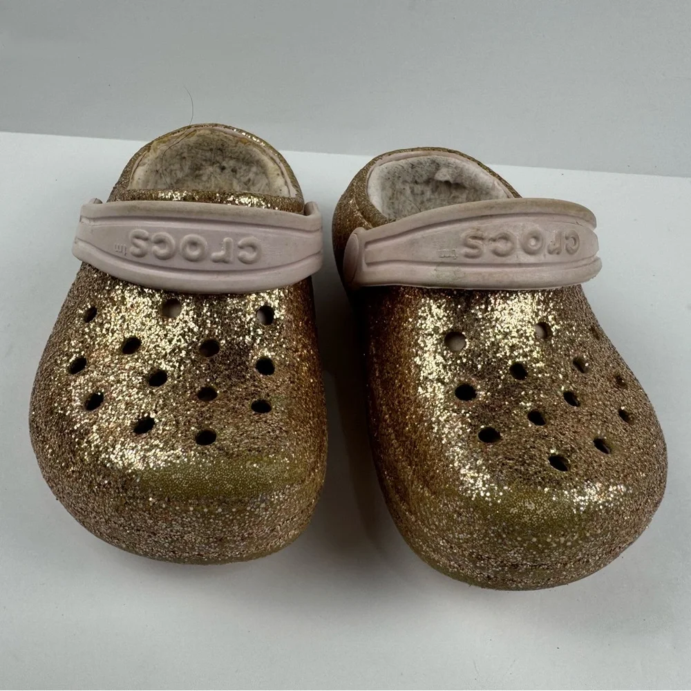 CROCS Kids Gold Glitter lined kids clogs size 7